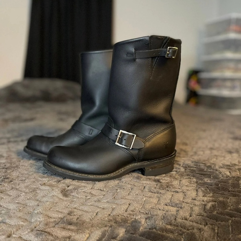 womens US sz 9 Frye Engineer 12r boots